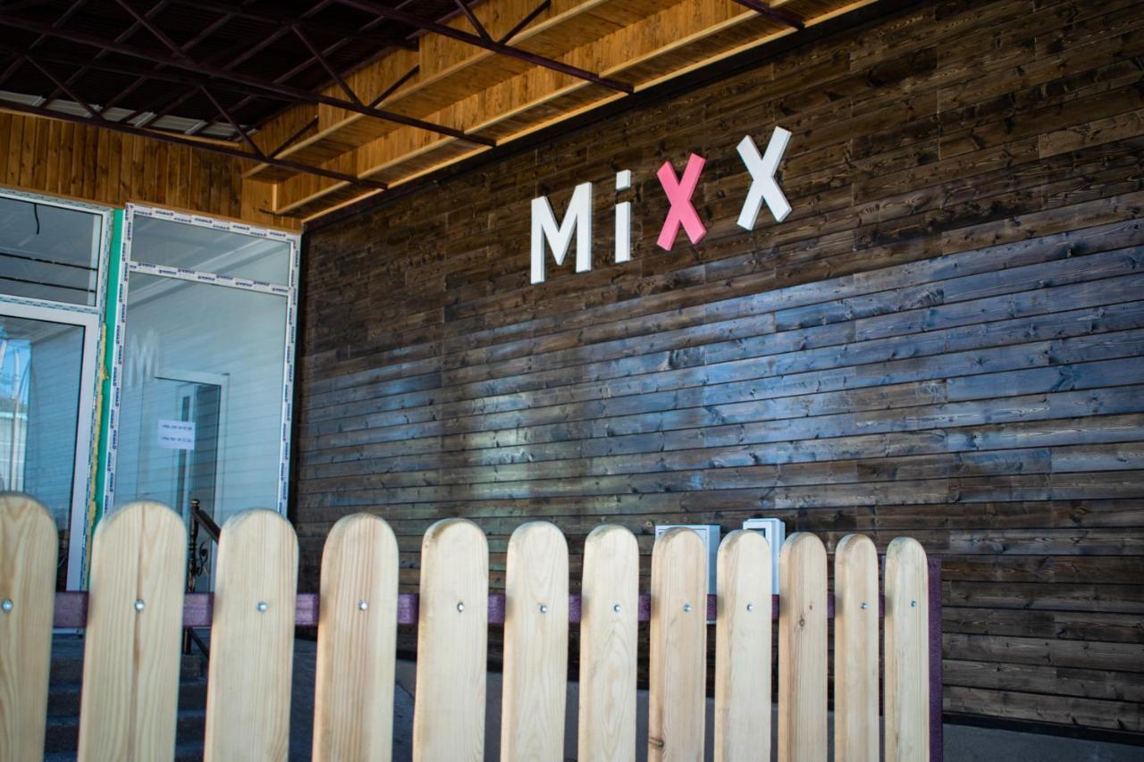 Mixx Hotel Karakol Exterior photo