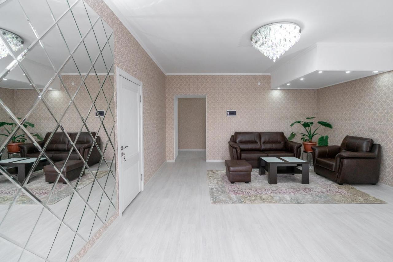 Mixx Hotel Karakol Exterior photo